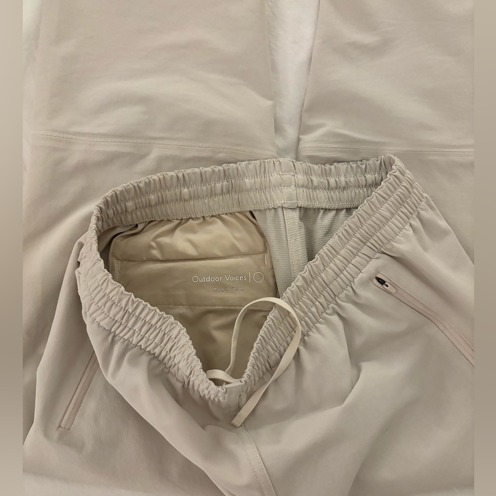 Outdoor Voices RecTreks in Bone (Size Small)